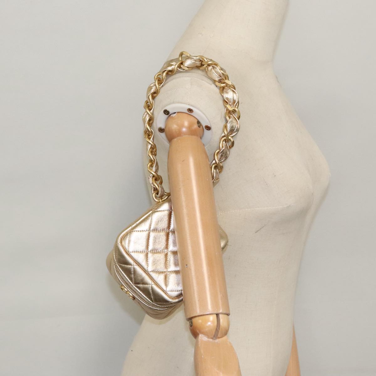 CHANEL Matelasse Chain Hand Bag Lamb Skin Gold CC Auth 100060AV