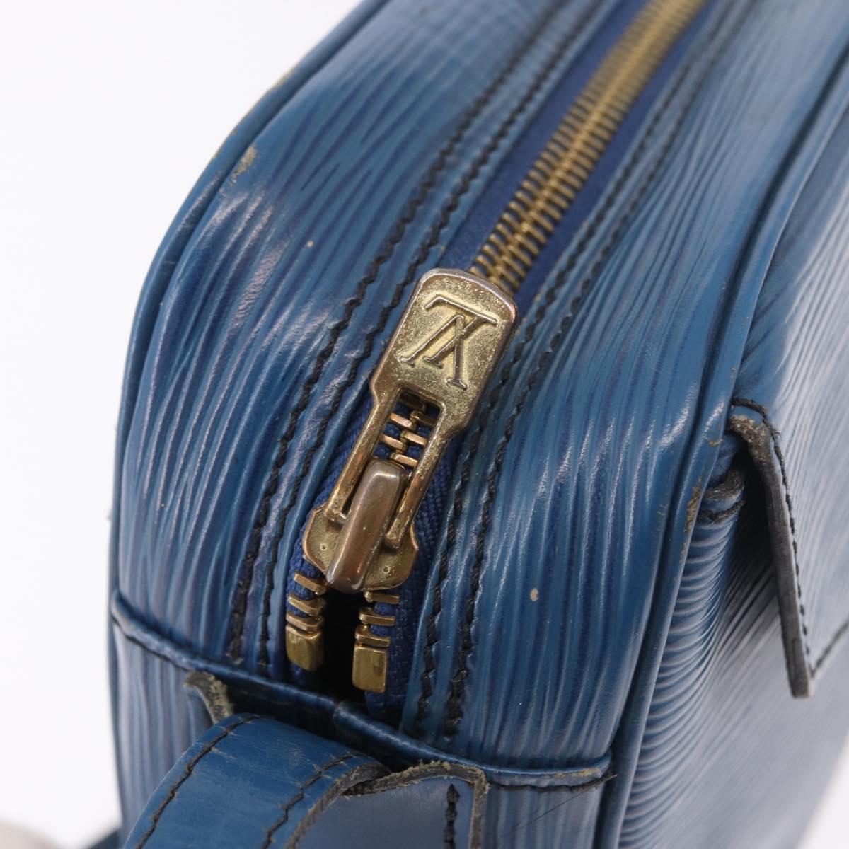 LOUIS VUITTON Epi June Feuille Shoulder Bag Blue M52155 LV Auth 100474