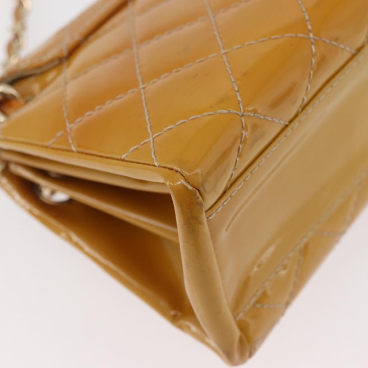 CHANEL Matelasse Chain Shoulder Bag Patent leather Yellow Gold CC Auth 100721