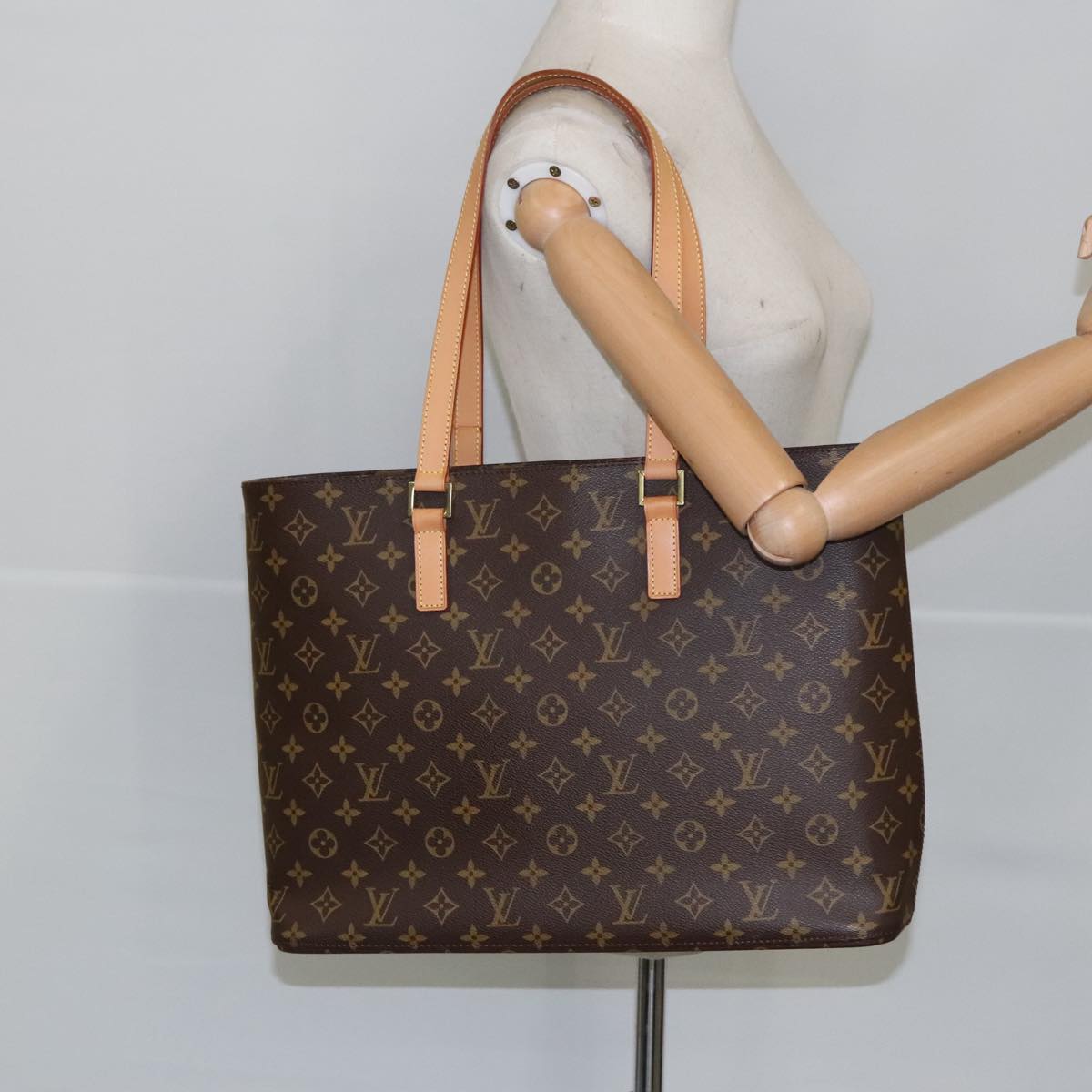 LOUIS VUITTON Monogram Luco Tote Bag M51155 LV Auth 101319SAV