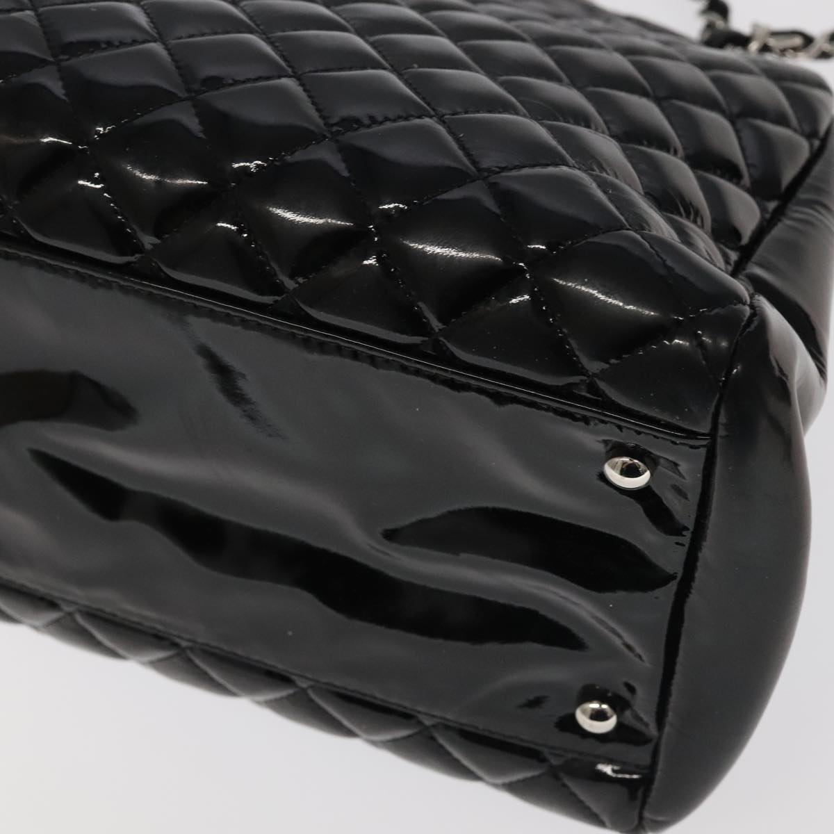 CHANEL Matelasse Chain Shoulder Bag Enamel Black CC Auth 101334AV