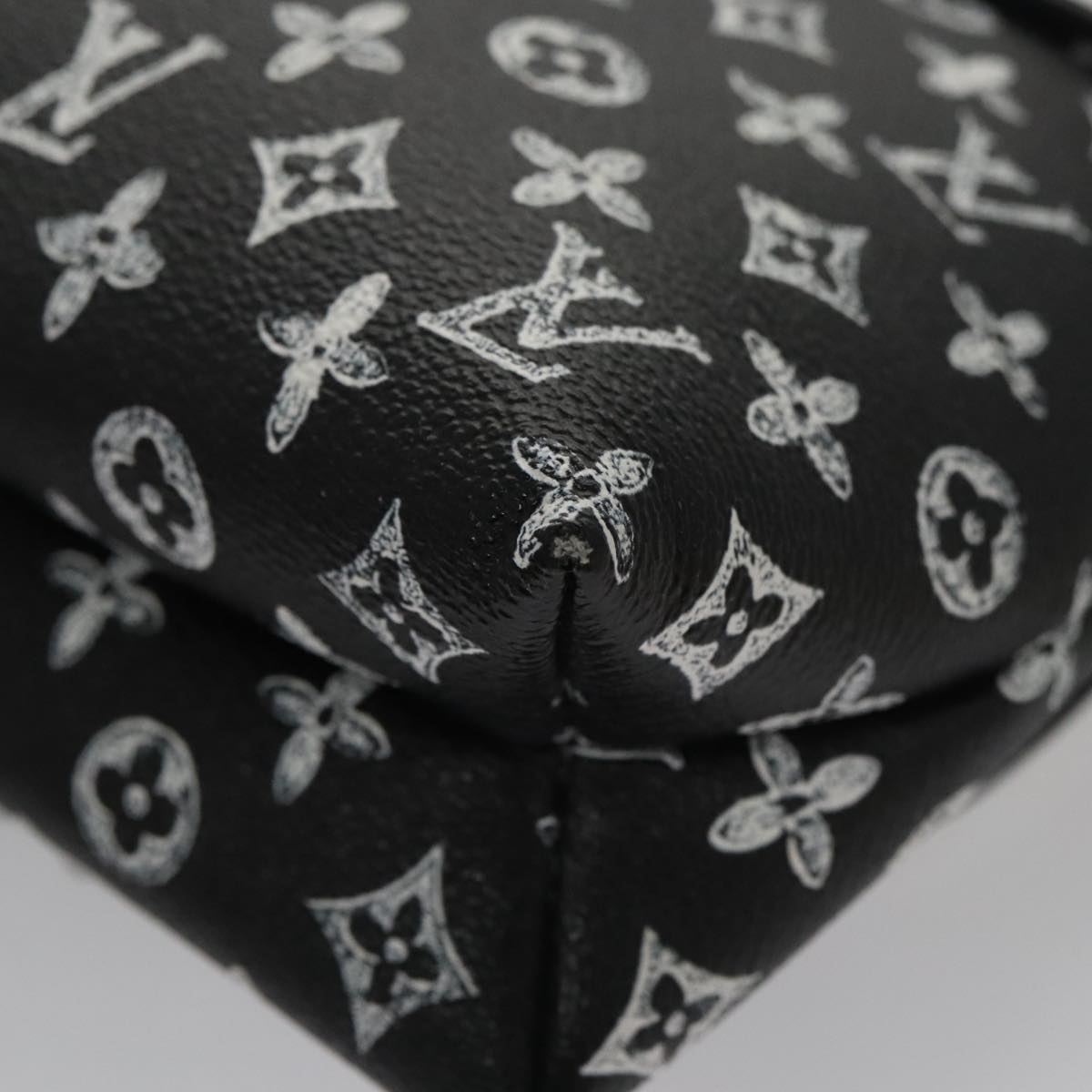 LOUIS VUITTON Catgram Cat Pochette Shoulder Bag Black M52935 LV Auth 101677SAM