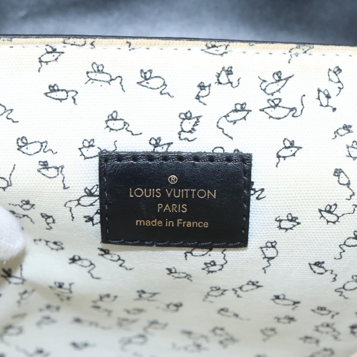 LOUIS VUITTON Catgram Cat Pochette Shoulder Bag Black M52935 LV Auth 101677SAM