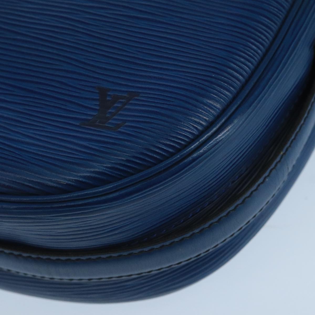 LOUIS VUITTON Epi June Feuille Shoulder Bag Blue M52155 LV Auth 101775