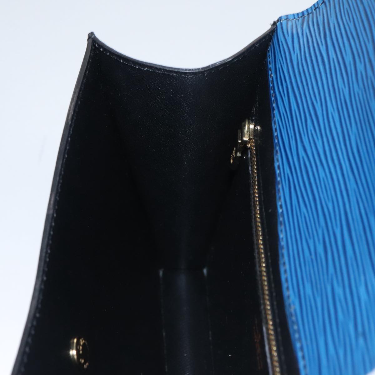 LOUIS VUITTON Epi Montaigne 23 Clutch Bag Blue M52665 LV Auth 101782
