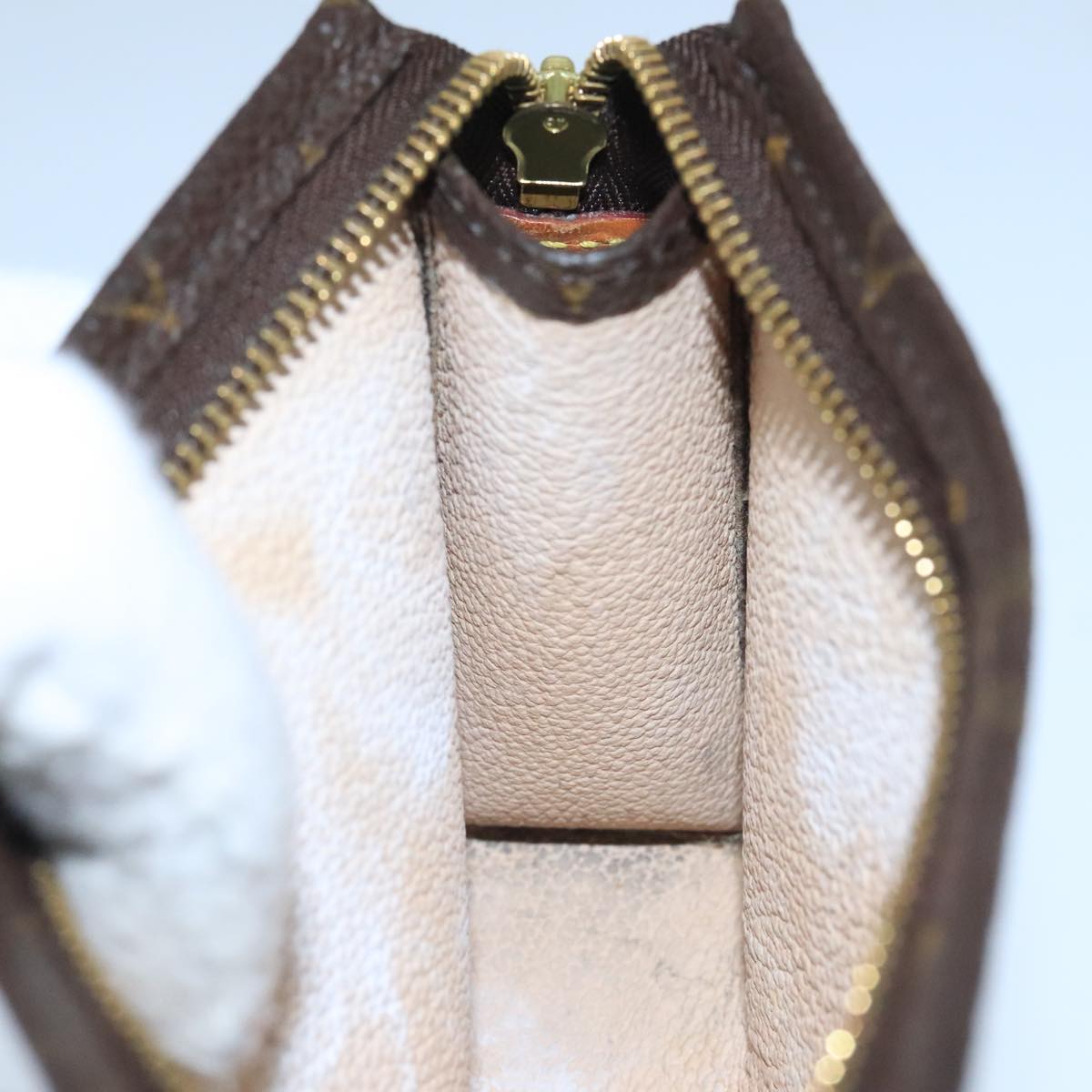 LOUIS VUITTON Monogram Poche Toilette 15 Pouch M47546 LV Auth 101815