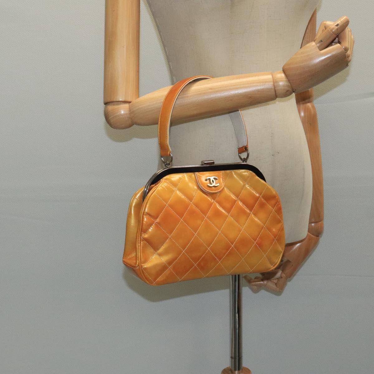 CHANEL Gamaguchi Hand Bag Patent leather Orange CC Auth 101965