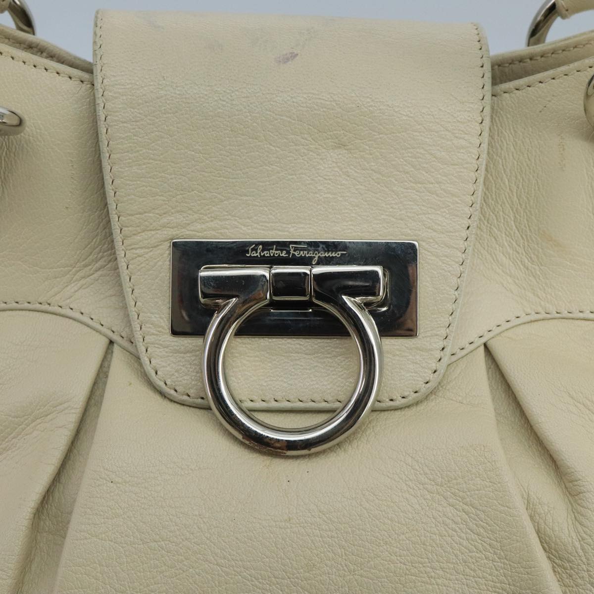 Salvatore Ferragamo Gancini Hand Bag Leather White Silver Auth 101988