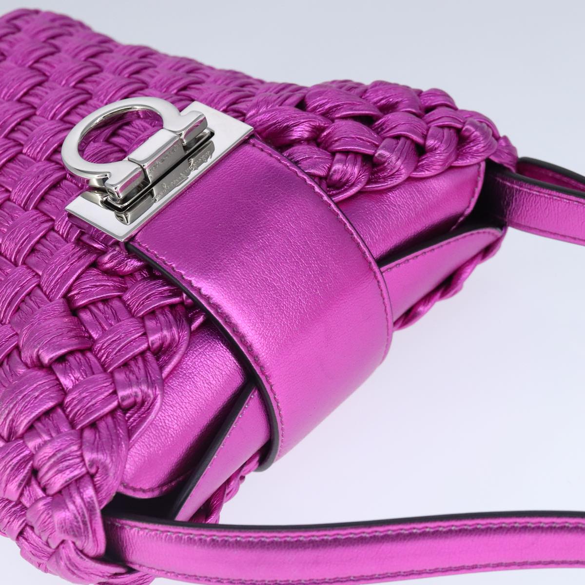Salvatore Ferragamo Gancini Shoulder Bag Leather Pink Silver Auth 102537AV