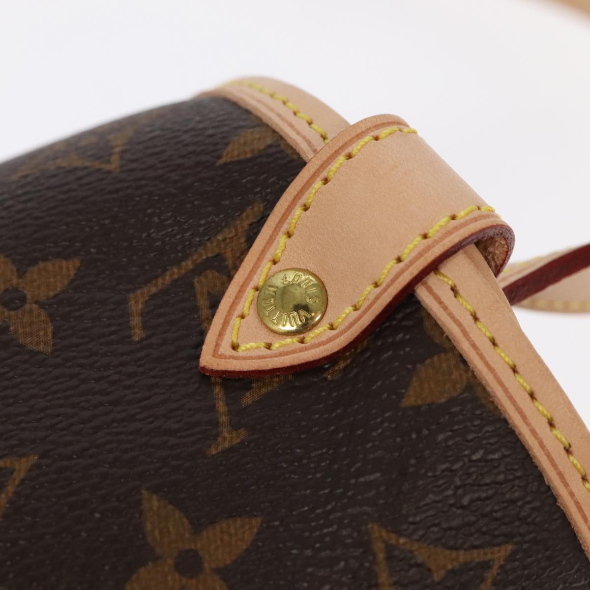 LOUIS VUITTON Monogram Saumur 30 Shoulder Bag M42256 LV Auth 103095SV