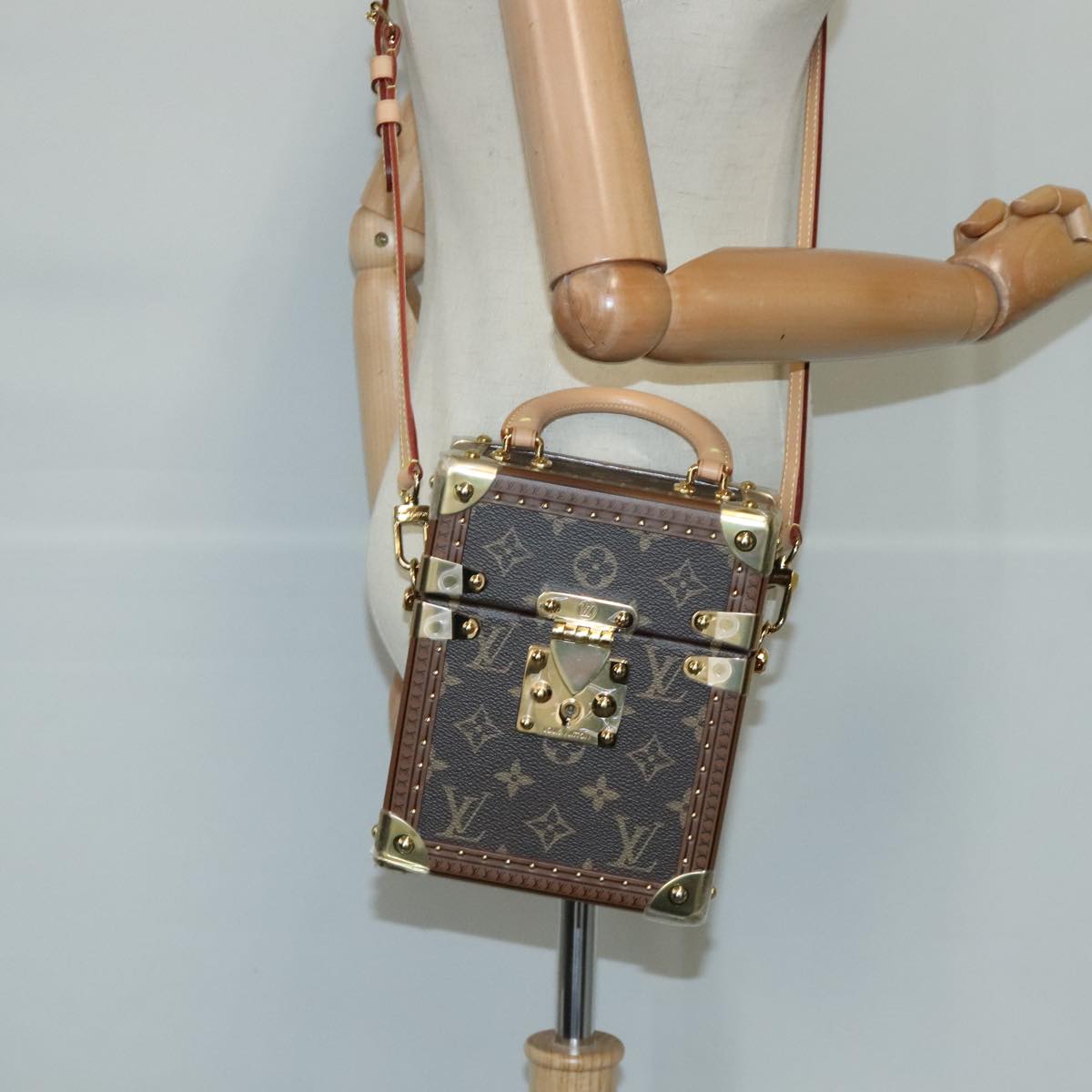 LOUIS VUITTON Monogram Camera box Shoulder Bag M10079 LV Auth 103096SM
