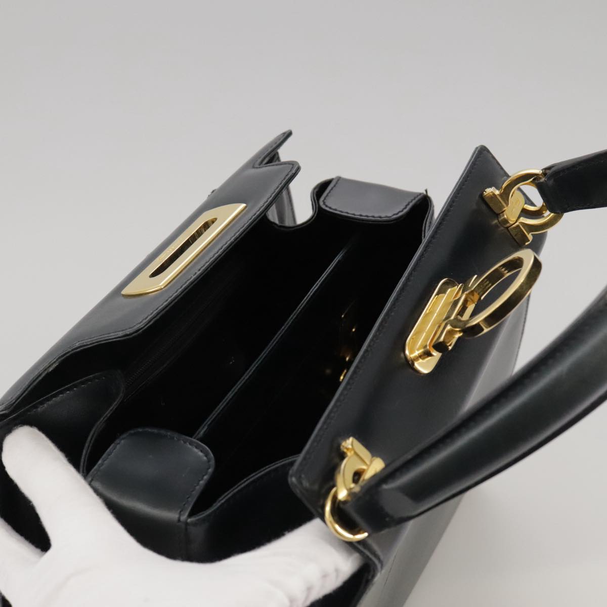Salvatore Ferragamo Gancini Hand Bag Leather 2way Black Gold Auth 103208