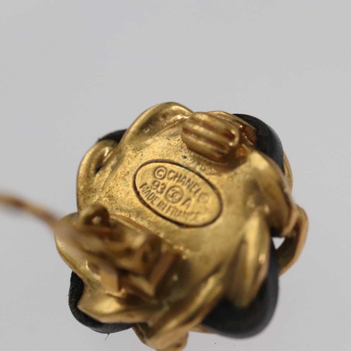 CHANEL Earring metal Gold CC Auth 103474