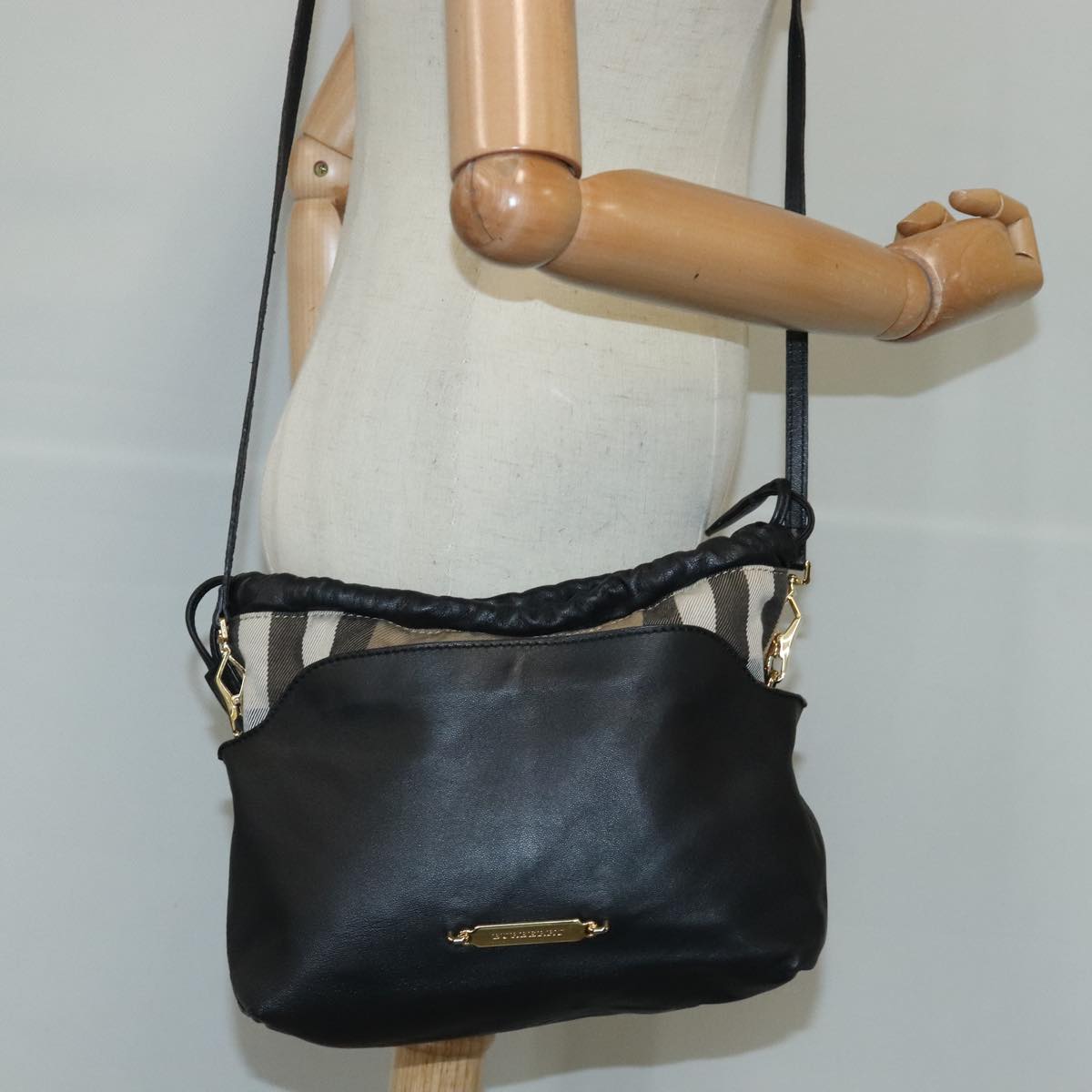 BURBERRY Shoulder Bag Leather Black Gold Auth 103801