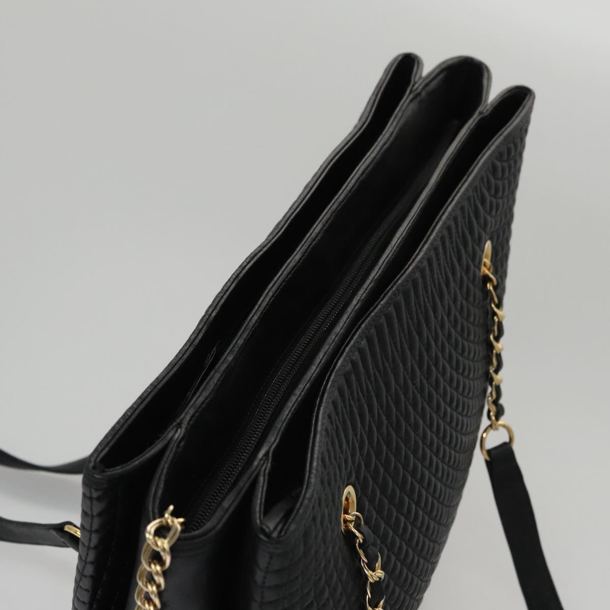 BALLY Chain Shoulder Bag Leather Black Gold Auth 103837