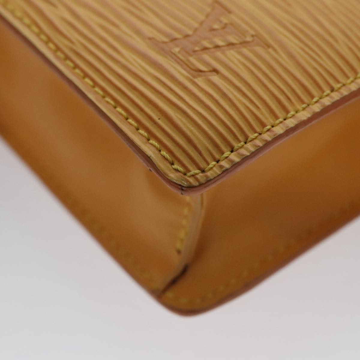 LOUIS VUITTON Epi Poche Toilette 15 Pouch Yellow LV Auth 103963