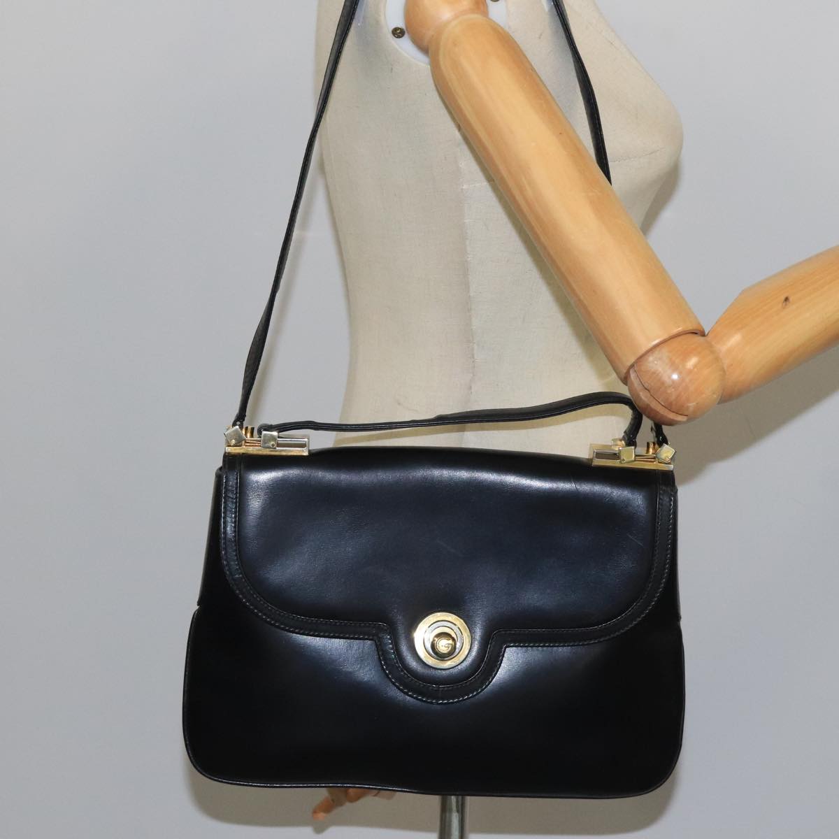 GUCCI Shoulder Bag Leather Black Gold Auth 104033