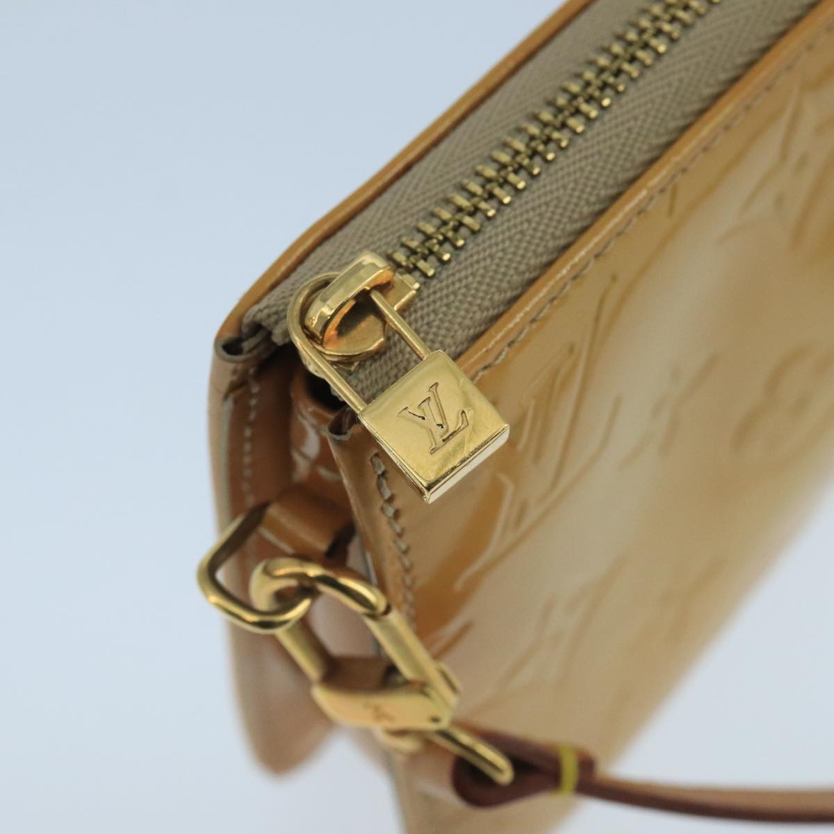 LOUIS VUITTON Monogram Vernis Lexington Accessory Pouch Beige M91010 Auth 104125