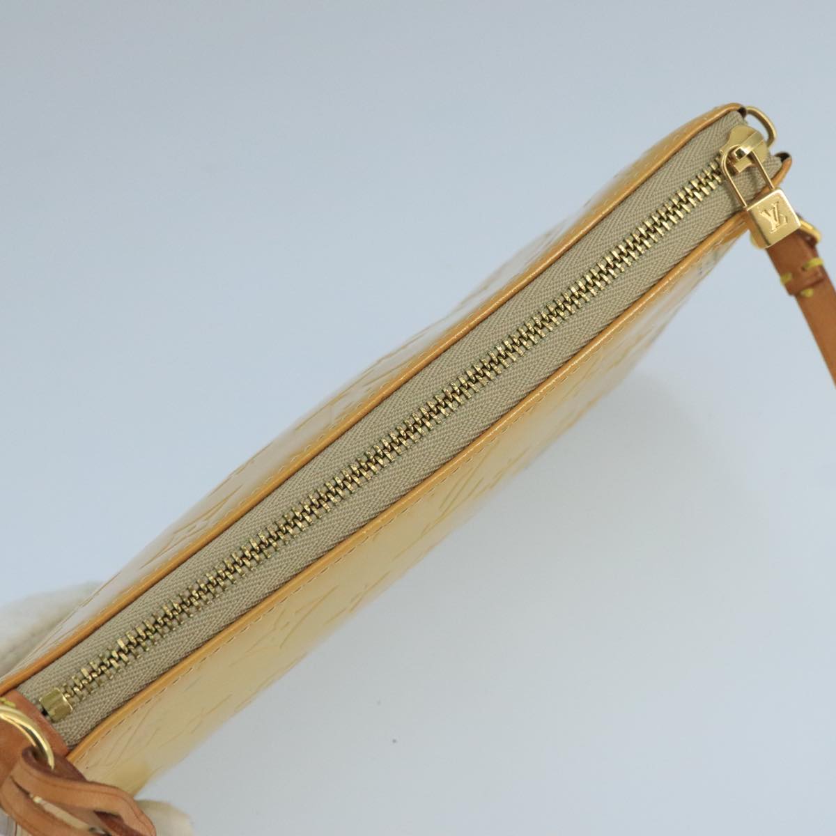 LOUIS VUITTON Monogram Vernis Lexington Accessory Pouch Beige M91010 Auth 104125