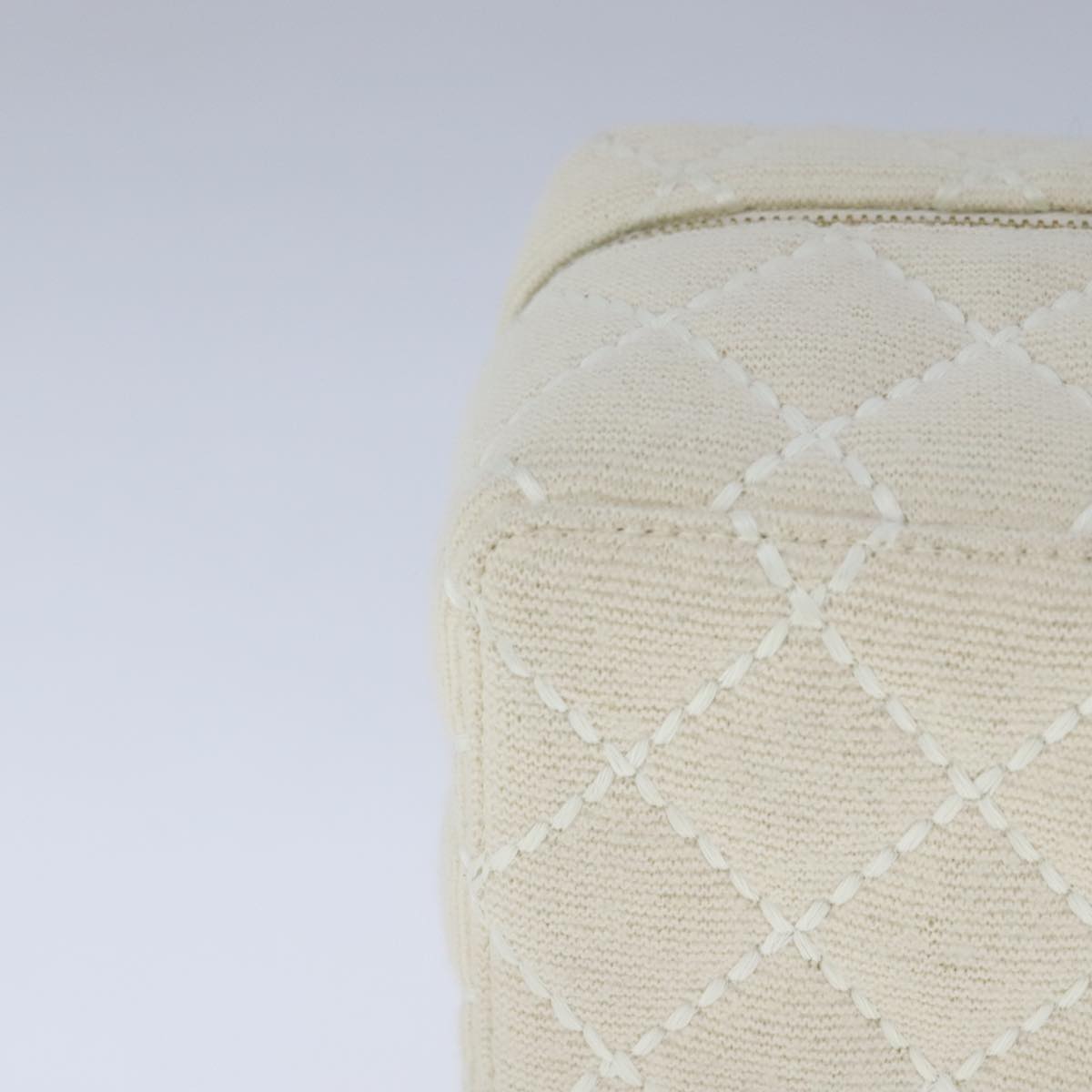 CHANEL Vanity Chain Wild Stitch Pouch Cotton White CC Auth 104339AV