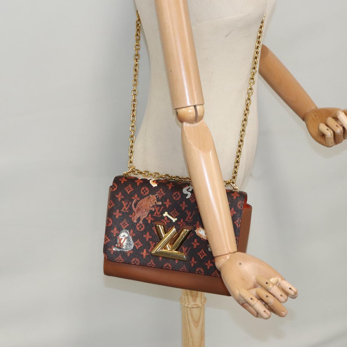 LOUIS VUITTON Catgram Sack Twist MM Shoulder Bag Marron M44408 LV Auth 104424SA