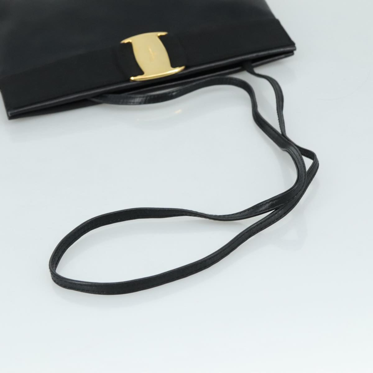 Salvatore Ferragamo Vala Shoulder Bag Leather Black Auth 104804