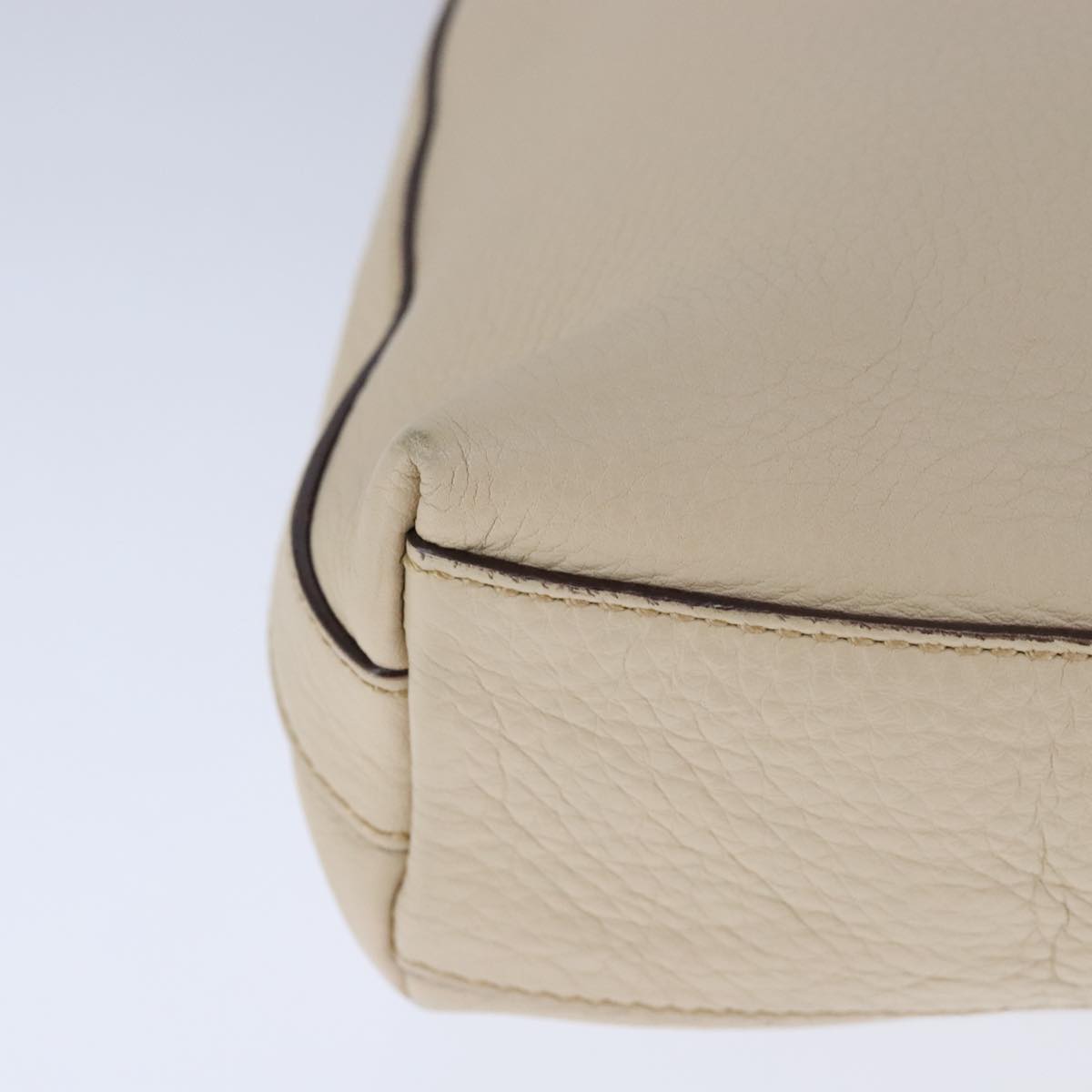 Salvatore Ferragamo Gancini Shoulder Bag Leather Beige Silver Auth 104818