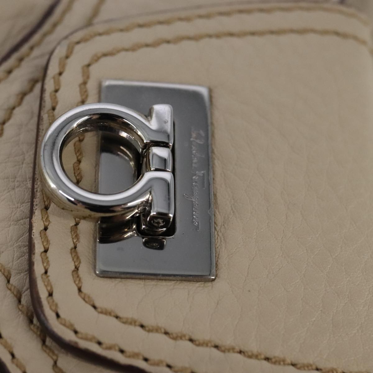 Salvatore Ferragamo Gancini Shoulder Bag Leather Beige Silver Auth 104818