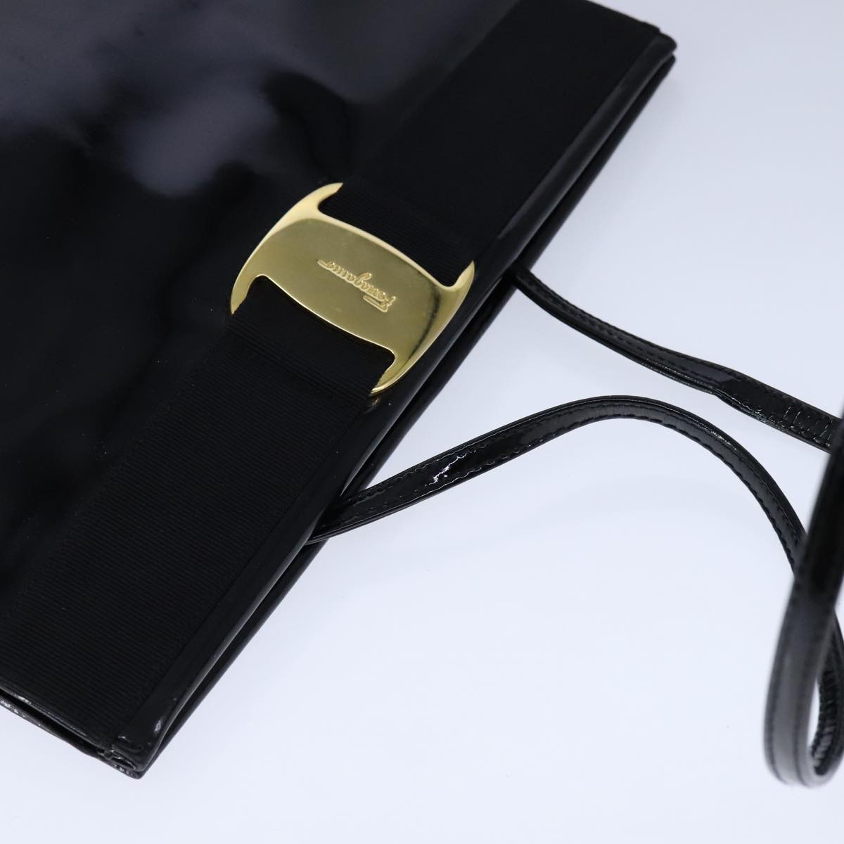 Salvatore Ferragamo Vala Shoulder Bag Enamel Black Auth 104887