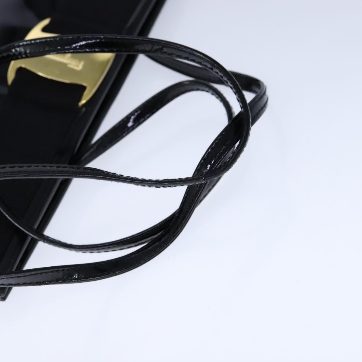 Salvatore Ferragamo Vala Shoulder Bag Enamel Black Auth 104887