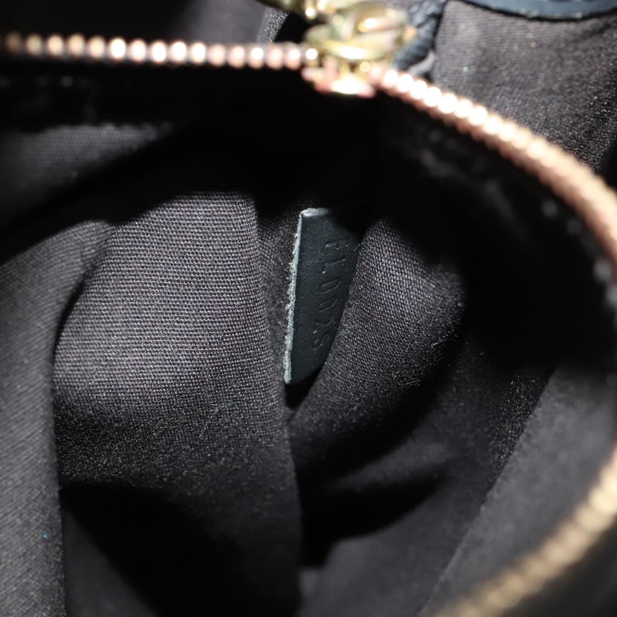 LOUIS VUITTON Epi Mandala MM Shoulder Bag Black M58892 LV Auth 105298