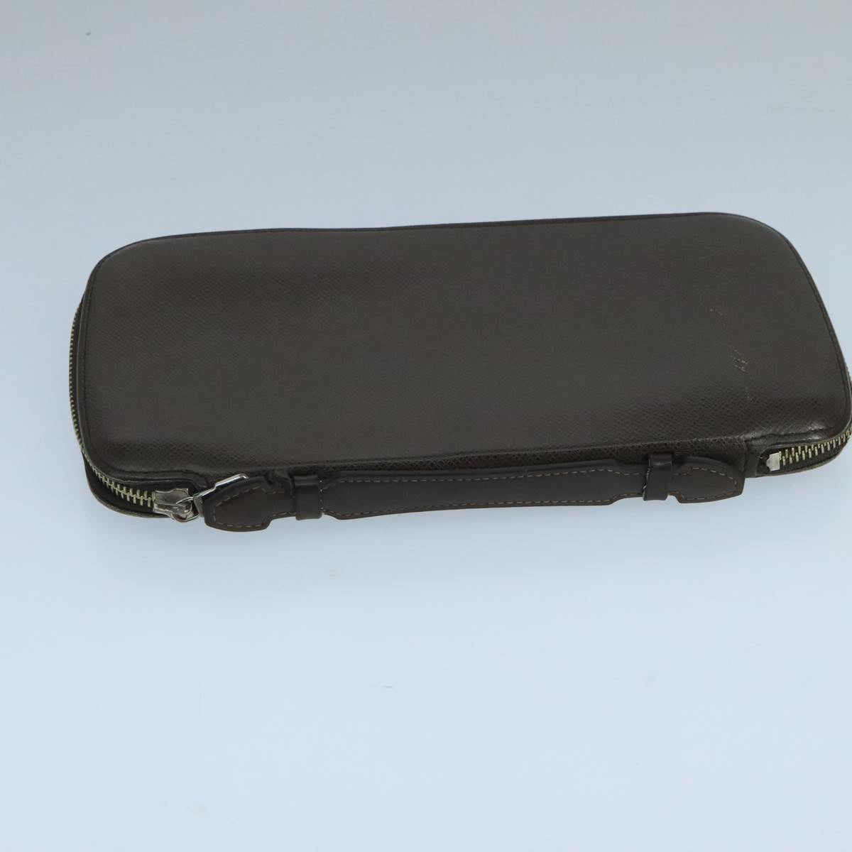 LOUIS VUITTON Taiga Organizer Atoll Travel Case Grizzly M30658 LV Auth 105329
