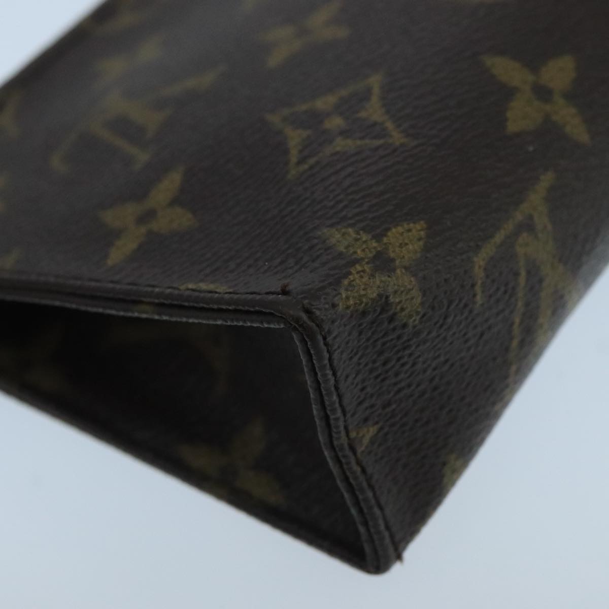 LOUIS VUITTON Monogram Poche Toilette 15 Pouch M47546 LV Auth 105340