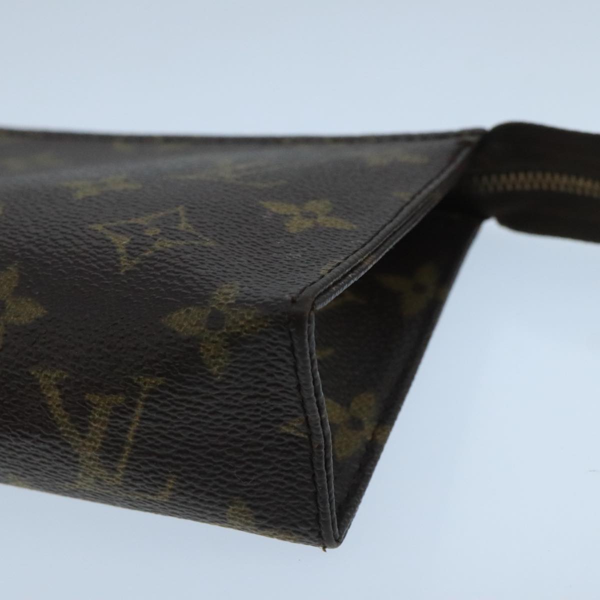 LOUIS VUITTON Monogram Poche Toilette 15 Pouch M47546 LV Auth 105340