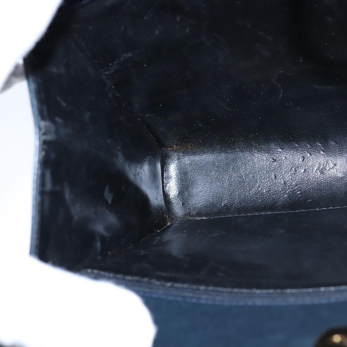 Salvatore Ferragamo Gancini Chain Shoulder Bag Leather Navy Gold Auth 105376