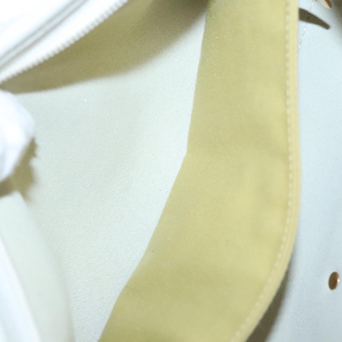 Salvatore Ferragamo Shoulder Bag Leather White Auth 105780V