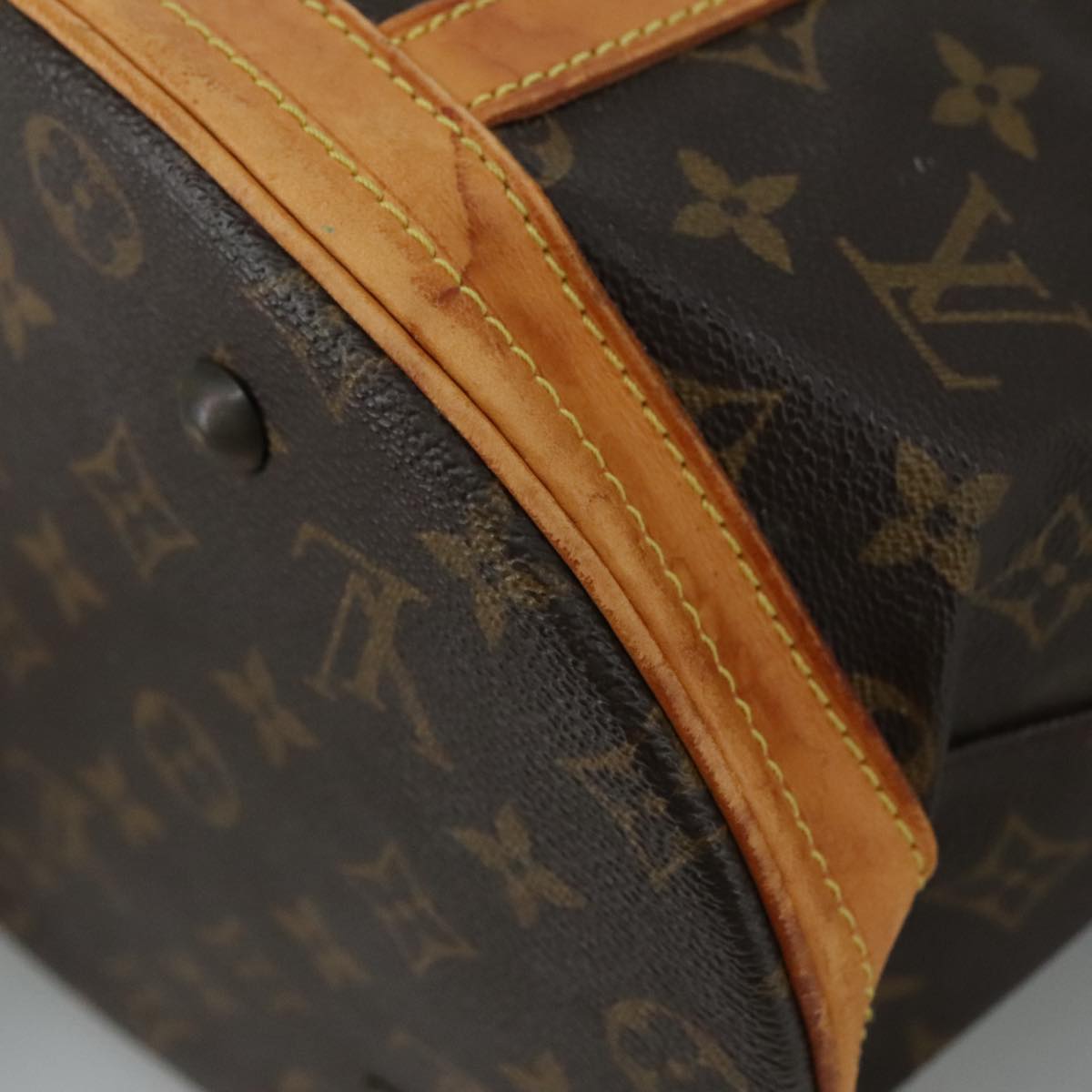 LOUIS VUITTON Monogram Bucket GM Shoulder Bag M42236 LV Auth 105824