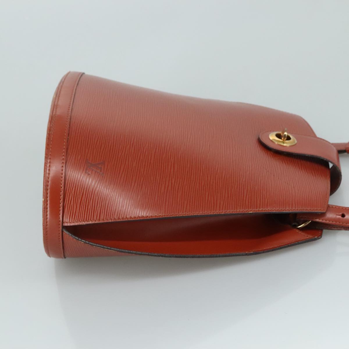 LOUIS VUITTON Epi Cluny Shoulder Bag Brown M52253 LV Auth 105898