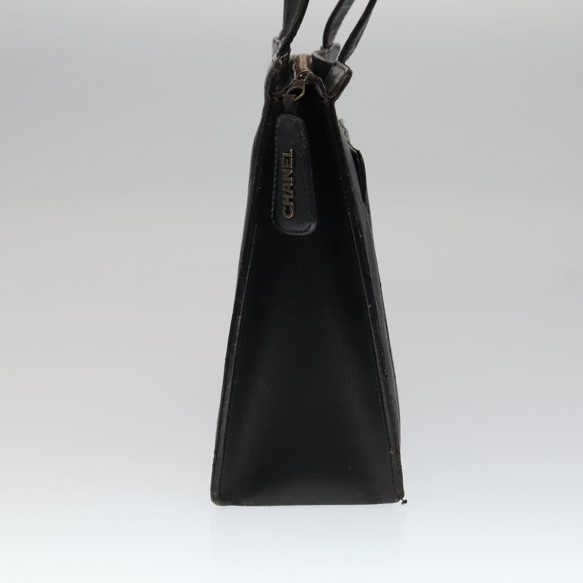 CHANEL Matelasse Shoulder Bag Leather Black CC Auth 105958