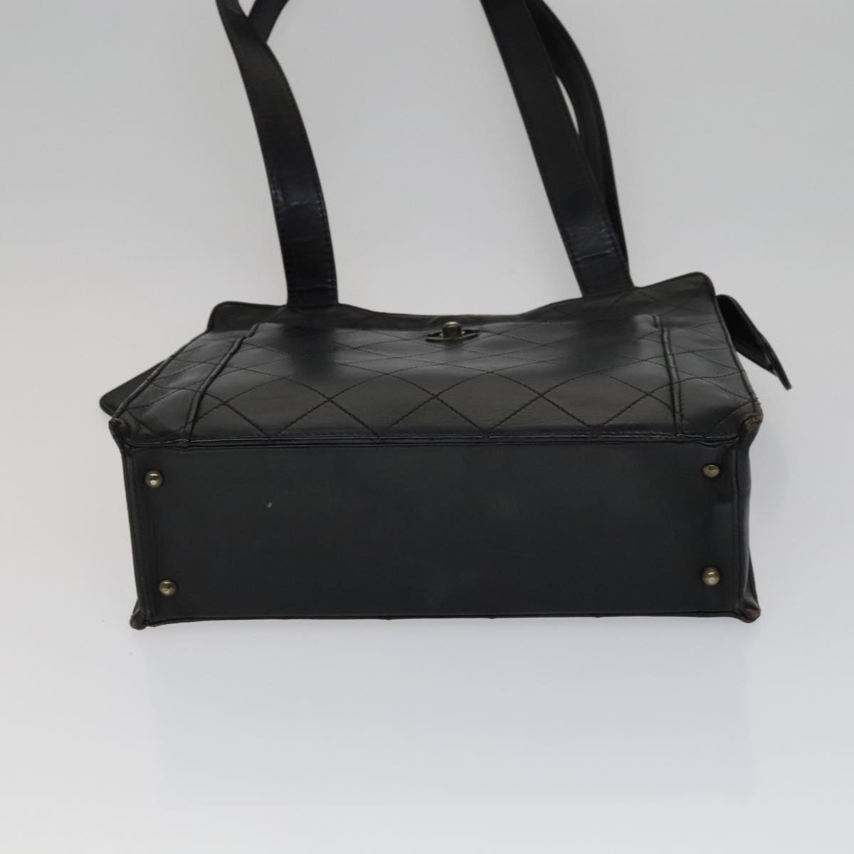 CHANEL Matelasse Shoulder Bag Leather Black CC Auth 105958