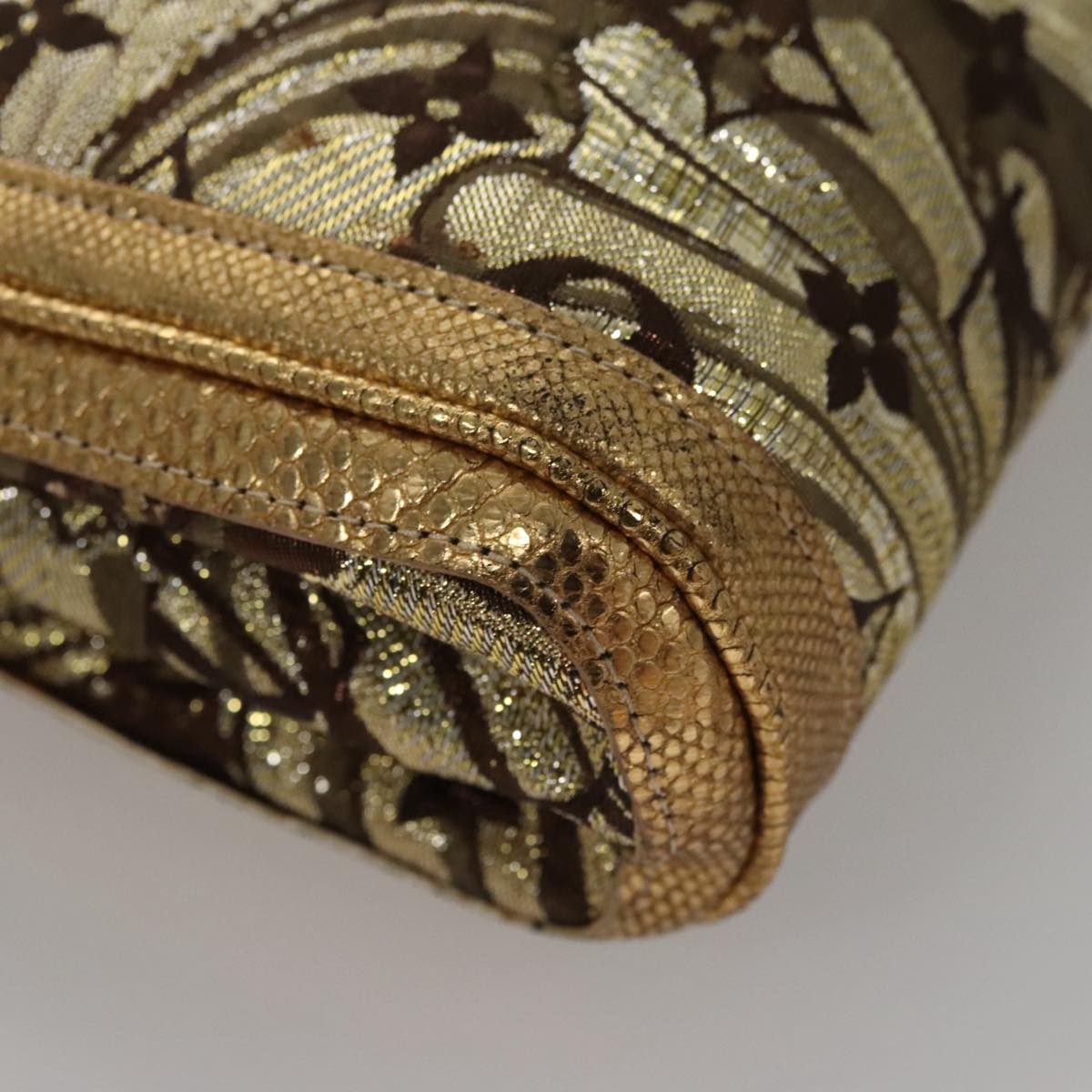 LOUIS VUITTON Monogram Brocade Tari Clutch Bag Gold M93142 LV Auth 106316S