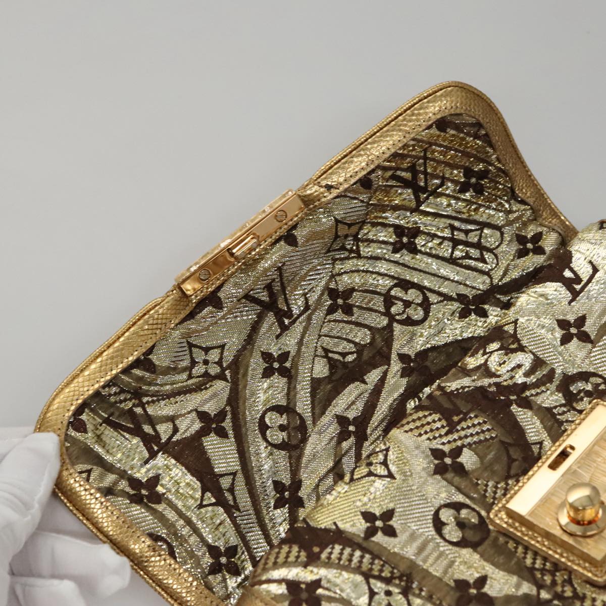 LOUIS VUITTON Monogram Brocade Tari Clutch Bag Gold M93142 LV Auth 106316S