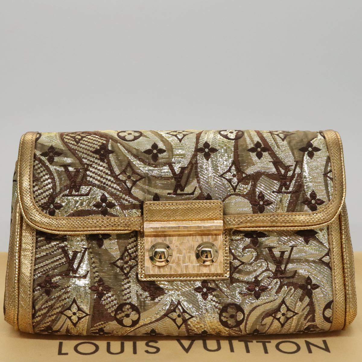 LOUIS VUITTON Monogram Brocade Tari Clutch Bag Gold M93142 LV Auth 106316S