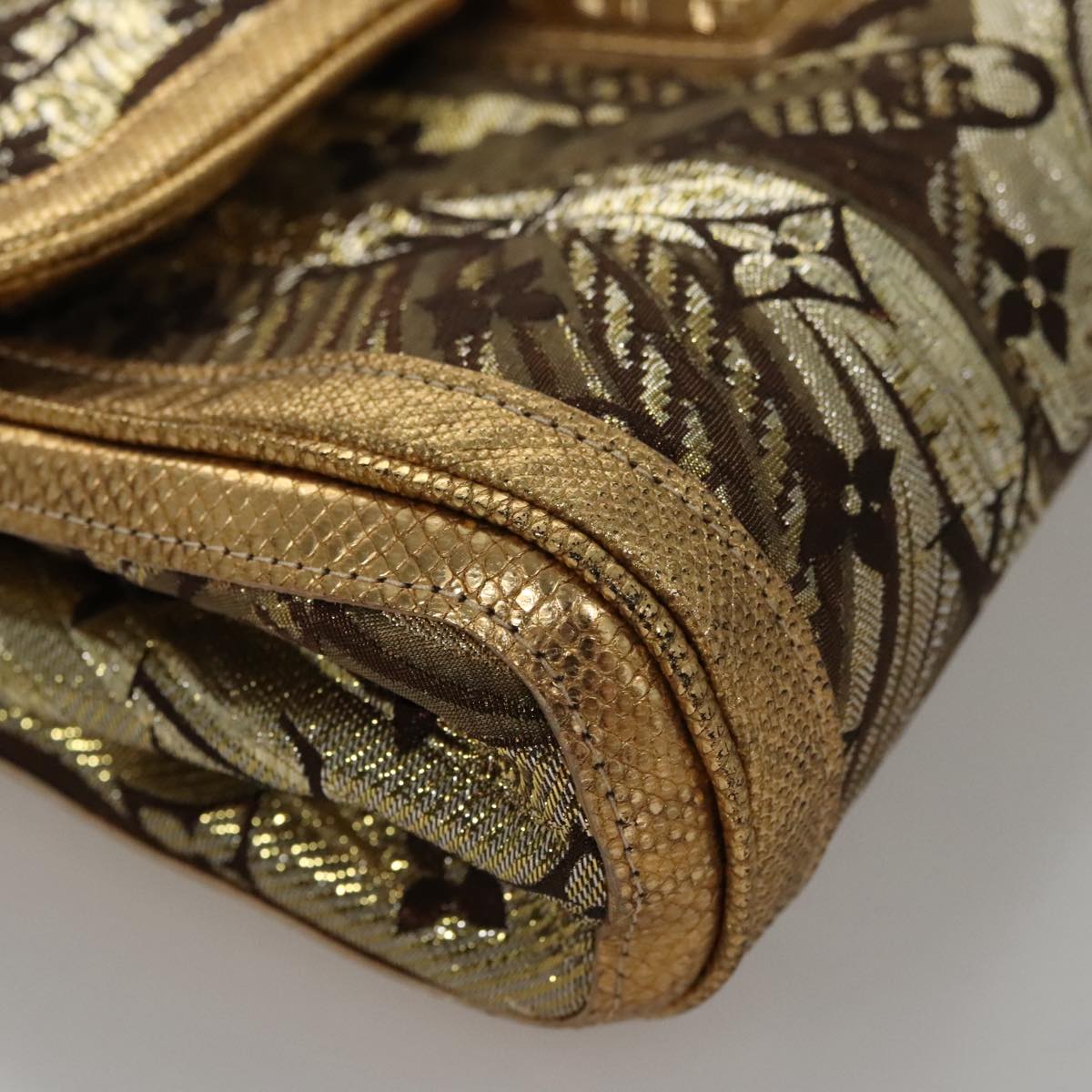 LOUIS VUITTON Monogram Brocade Tari Clutch Bag Gold M93142 LV Auth 106316S