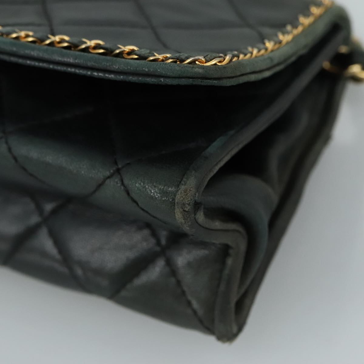 CHANEL Chain Shoulder Bag Leather Black CC Auth 106420