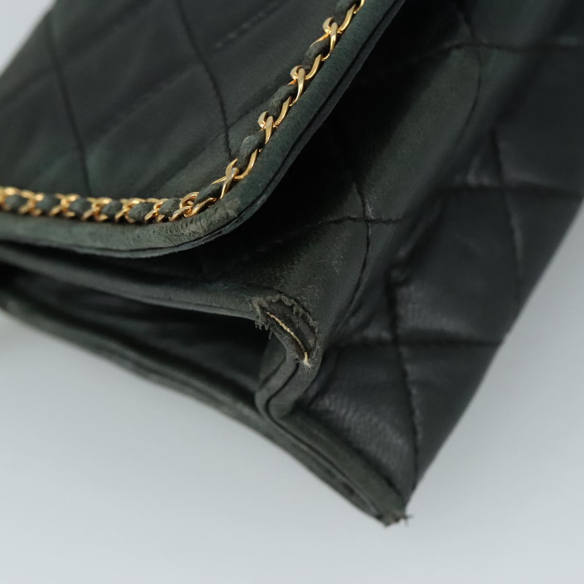 CHANEL Chain Shoulder Bag Leather Black CC Auth 106420