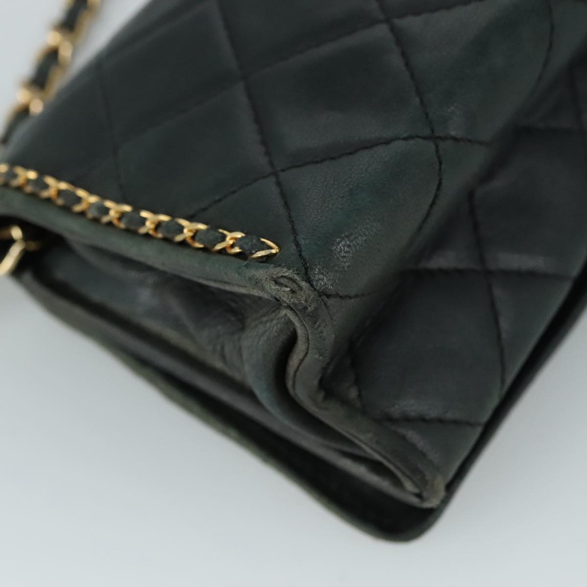 CHANEL Chain Shoulder Bag Leather Black CC Auth 106420