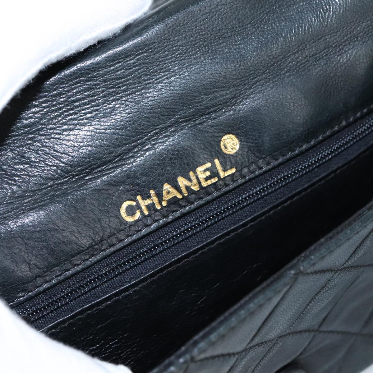 CHANEL Chain Shoulder Bag Leather Black CC Auth 106420