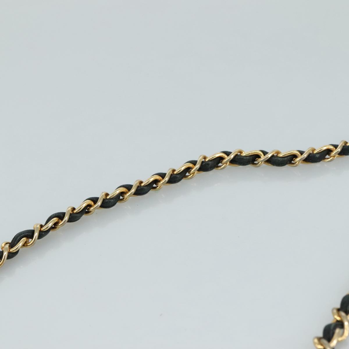 CHANEL Chain Shoulder Bag Leather Black CC Auth 106420