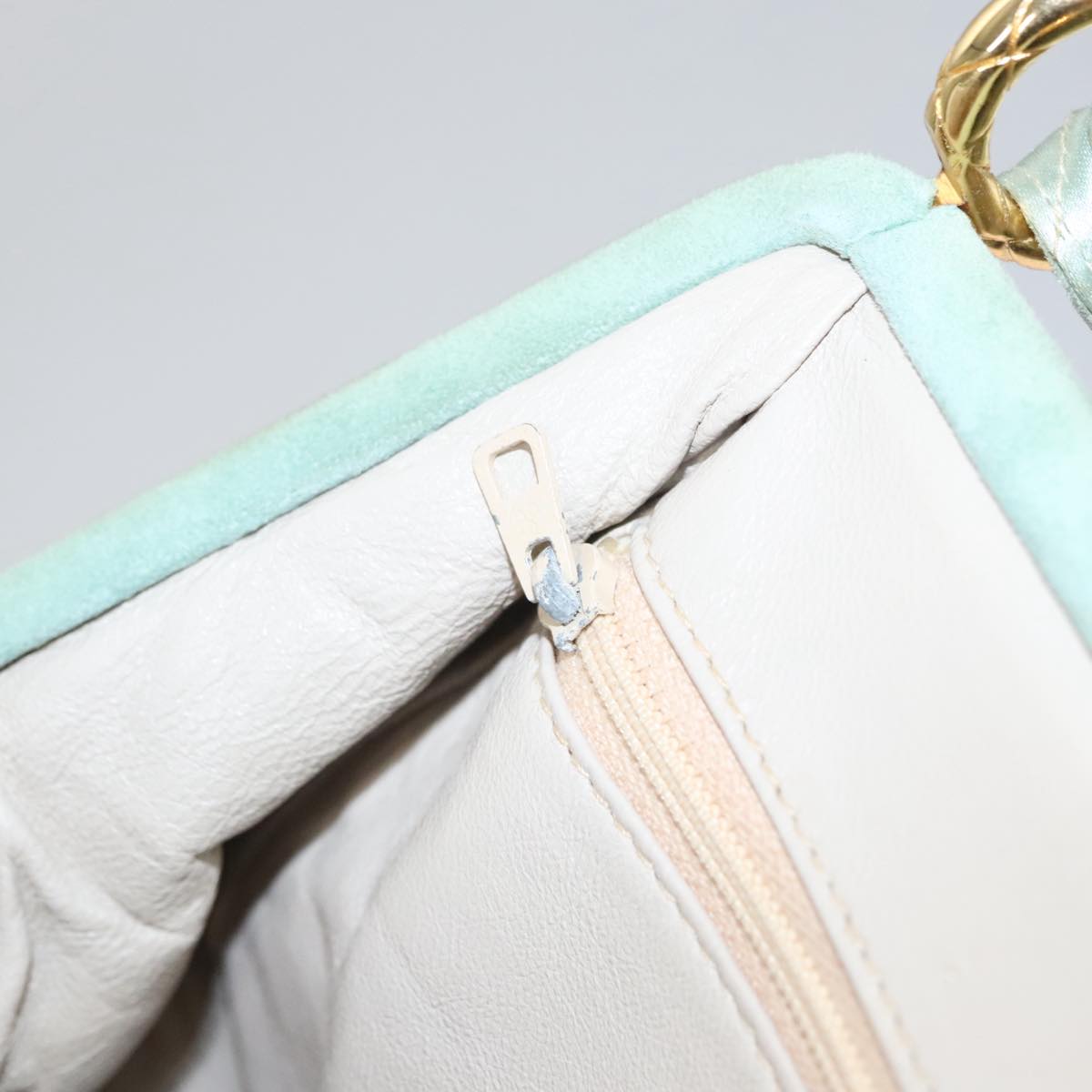 CHANEL Matelasse Hand Bag Satin Green CC Auth 106444